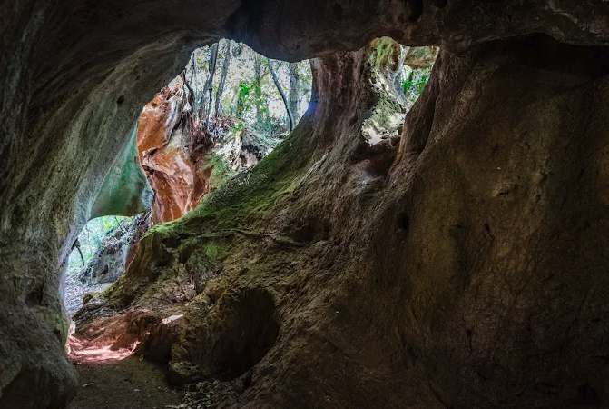 Las Cuevas de Andía