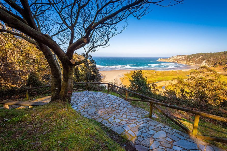 La mejor playa de España según The Times está en Asturias y es completamente salvaje