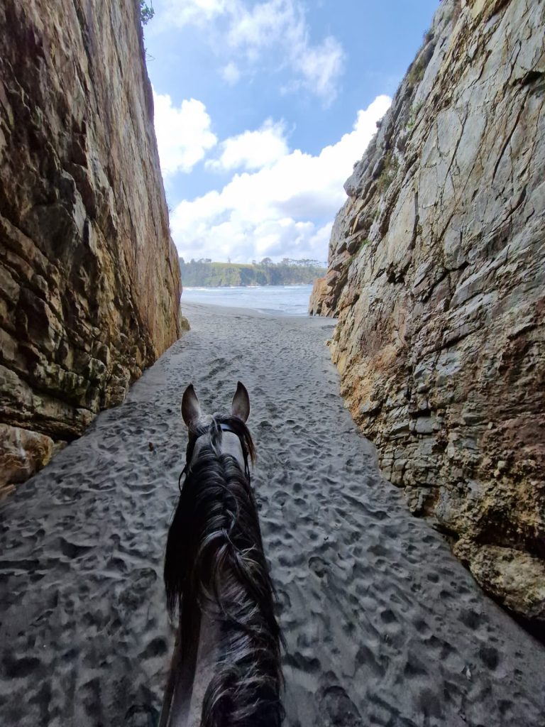Playa de Barayo a caballo