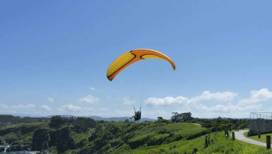 Parapentalia, descubre Asturias desde el aire