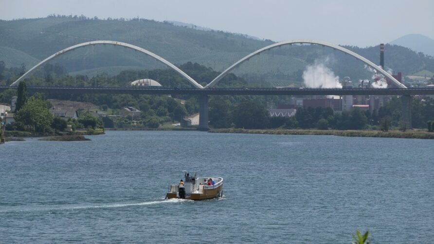 Paseos fluviales por la ría de Navia